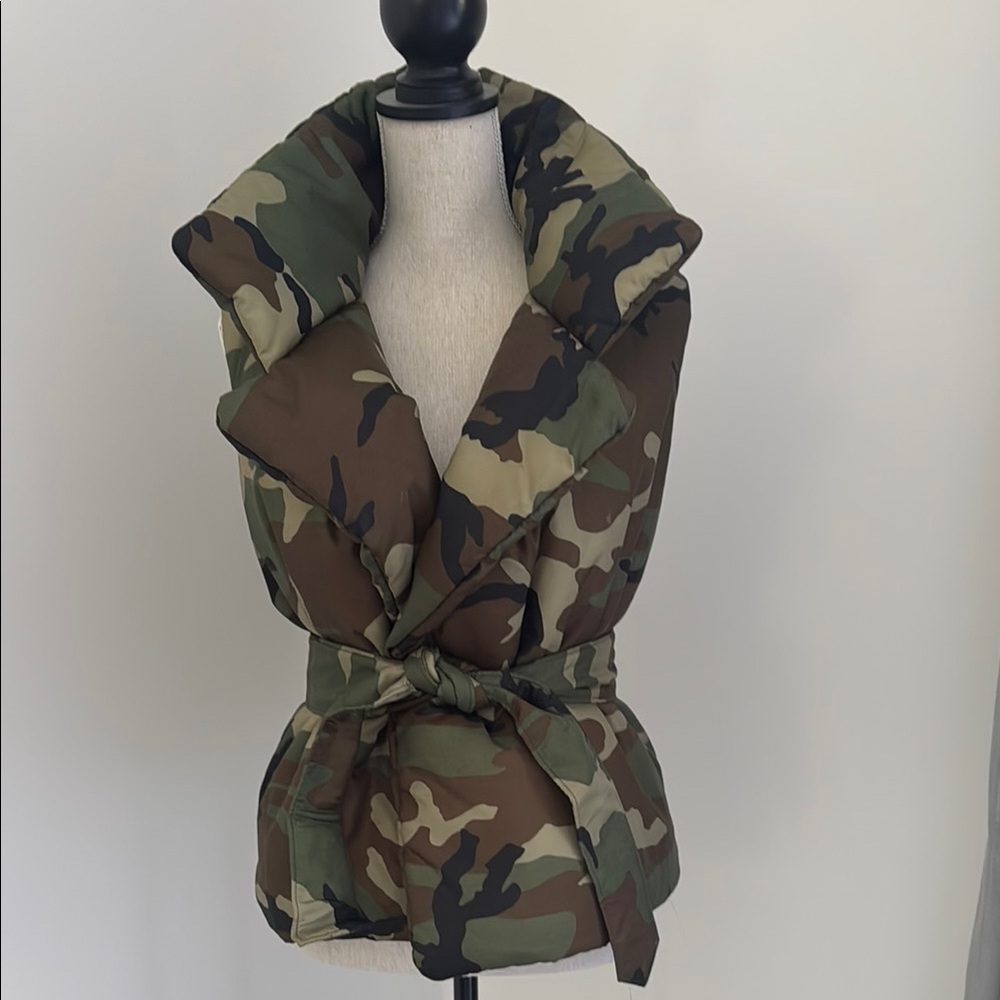 Camouflage Women's Puffer Vest